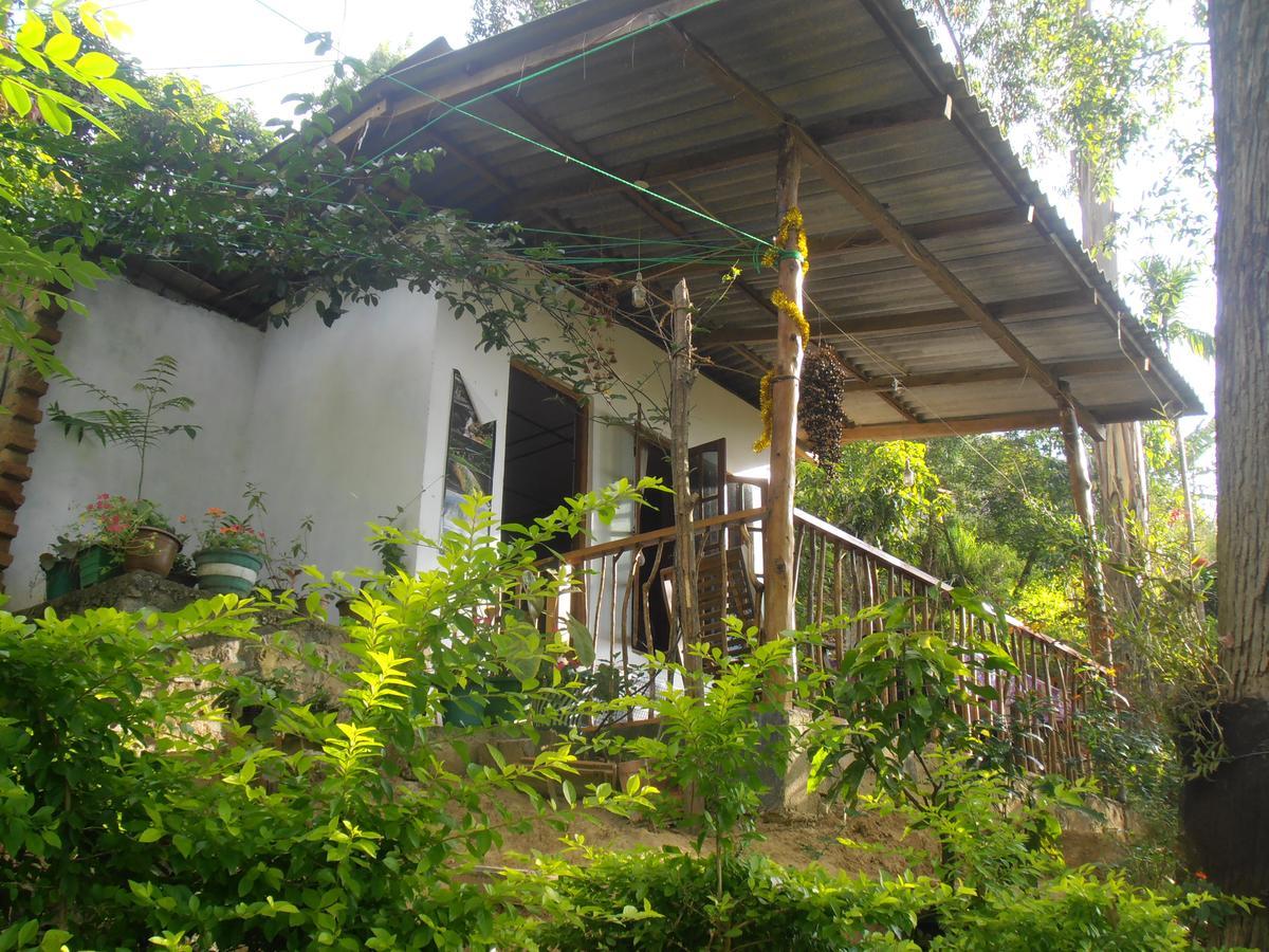 Hidden Gem Inn Ella Exterior photo